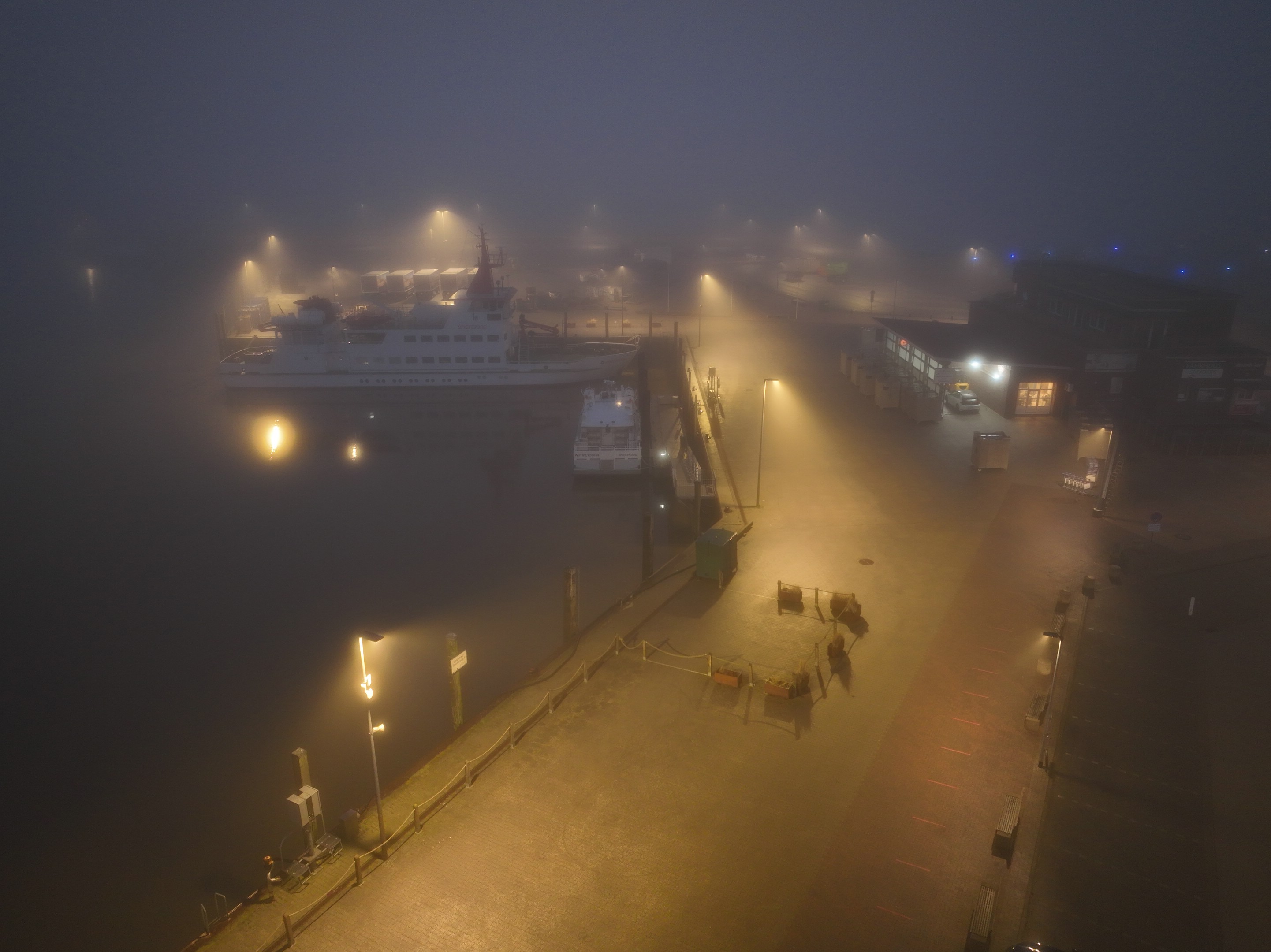 Neuharlingersiel | Fährhafen mit modernster Lichtsteuerung