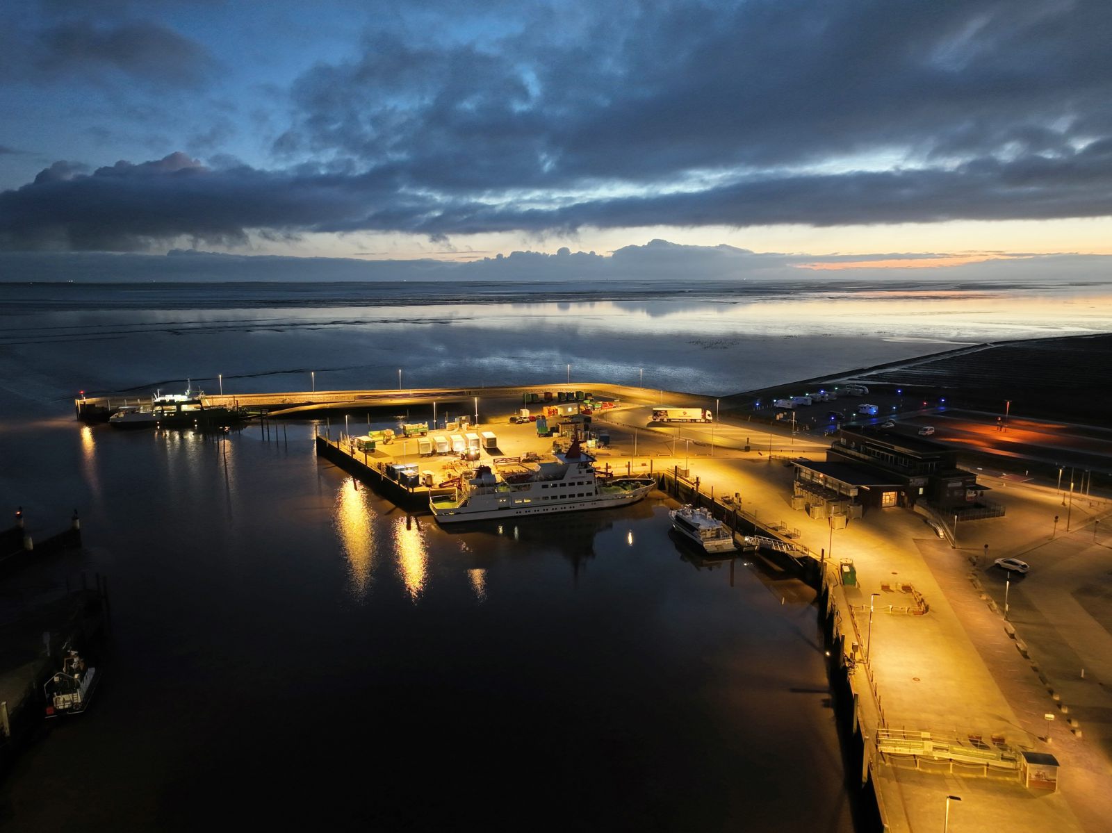 Neuharlingersiel | Fährhafen